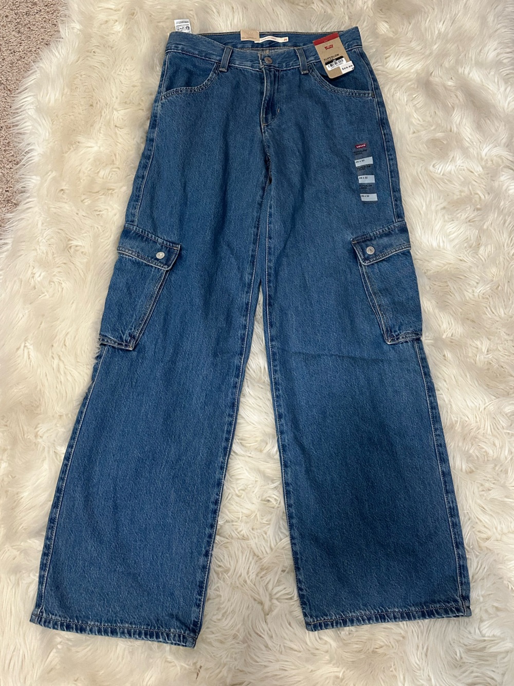 NWT Levi's superlow cargo Jeans 26X32